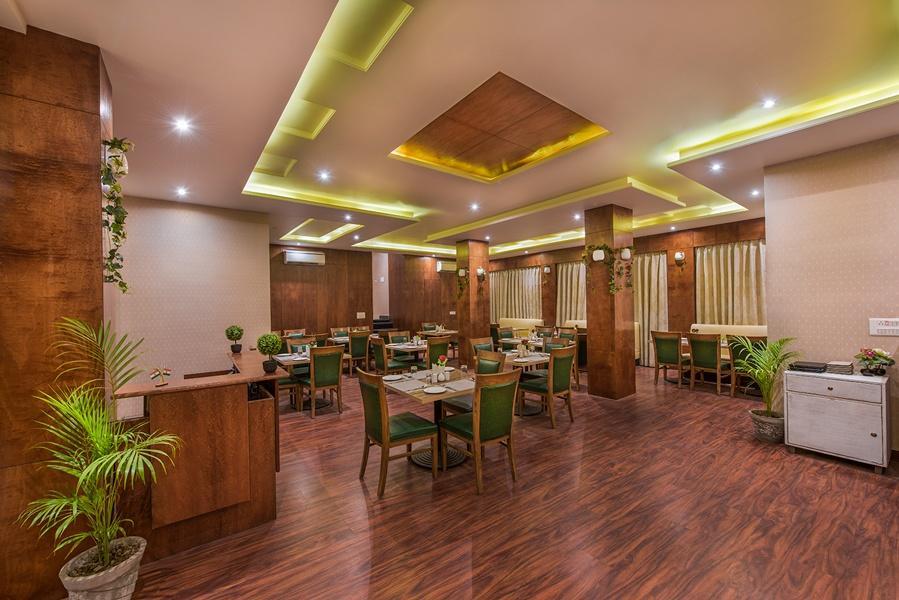 Hotel Manisha International Gaja Zewnętrze zdjęcie