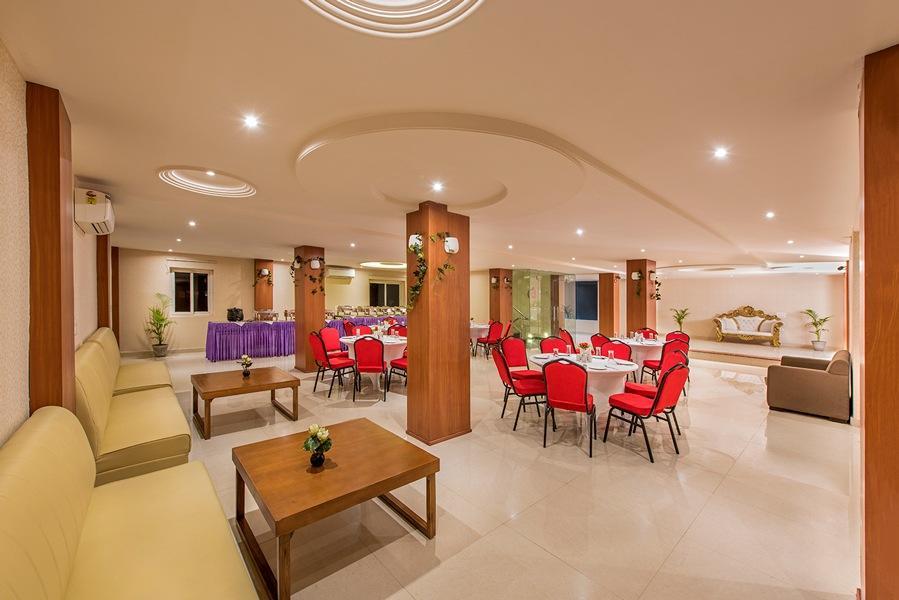 Hotel Manisha International Gaja Zewnętrze zdjęcie